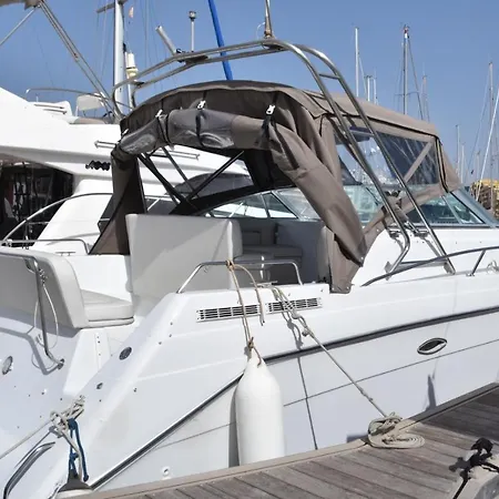 Luxury Boat Karamba I Bateau-hôtel