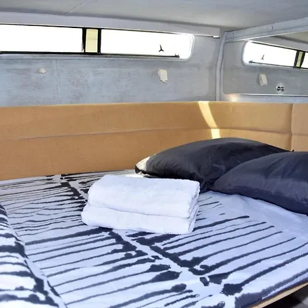 Luxury Boat Karamba I Bateau-hôtel *