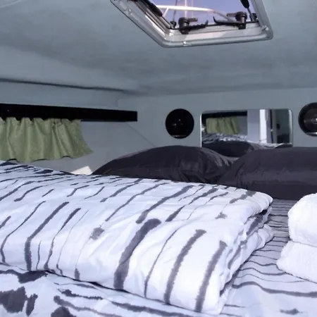 Luxury Boat Karamba I Bateau-hôtel San Miguel de Abona
