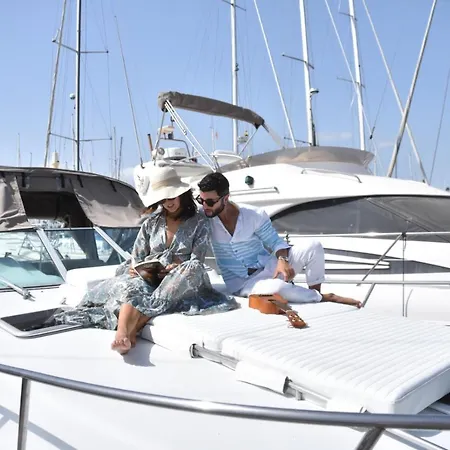 Luxury Boat Karamba I ספינת מלון סן מיגל דה אבונה