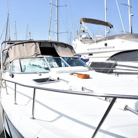 Ботель Luxury Boat Karamba I